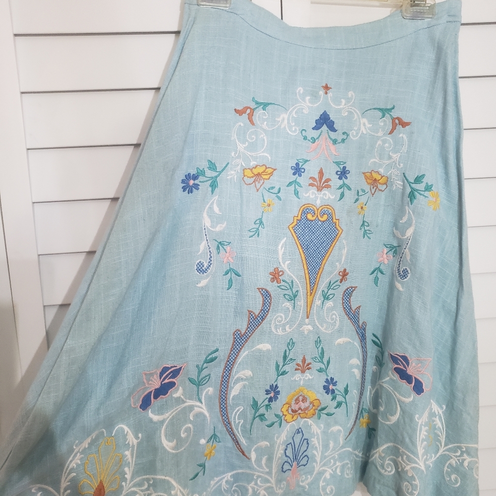 Champagne & Strawberry S Skirt - Picture 2 of 5